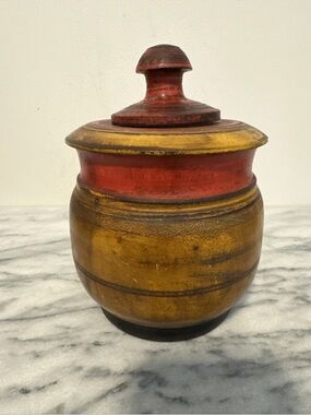 Antique Indian Solid wood tikka box Hand Made Turned Wood
Heavy Yellow/ Red Lid